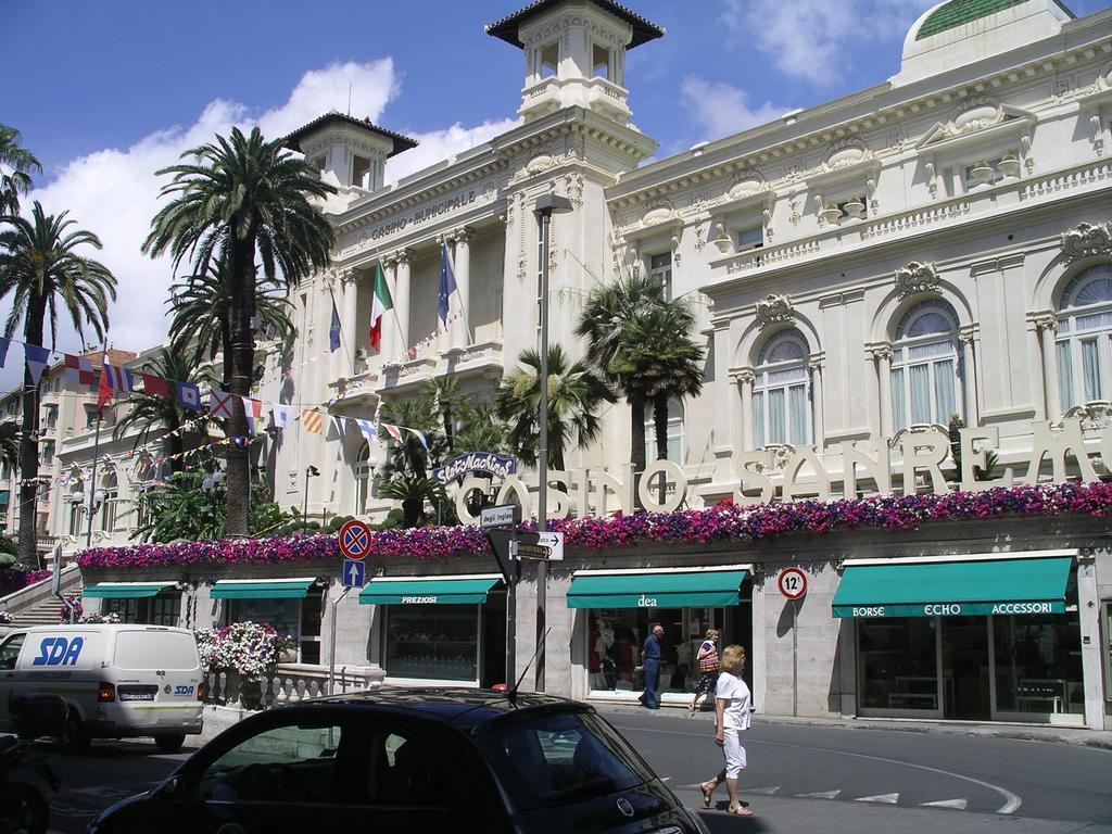 Villa Emma Ospedaletti Buitenkant foto