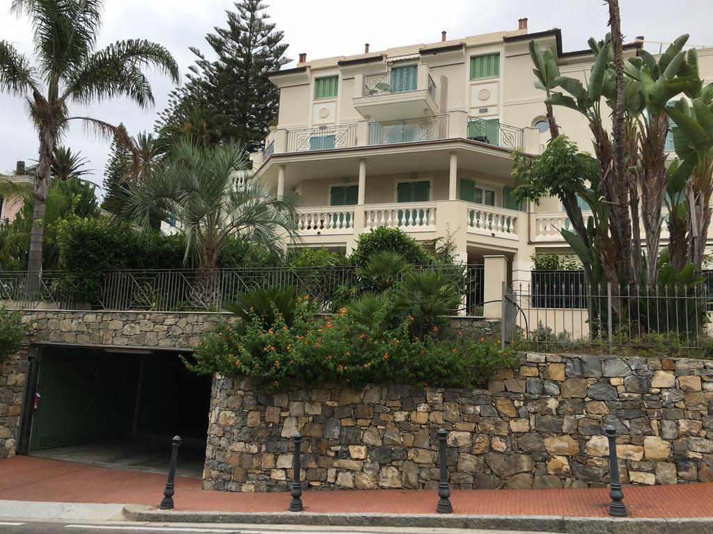 Villa Emma Ospedaletti Buitenkant foto
