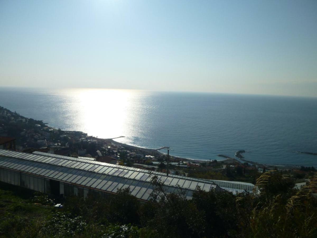 Villa Emma Ospedaletti Buitenkant foto